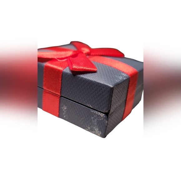 Pearl Stud Earrings - Picture 2 of 12